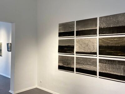 Ausstellungsansicht | Potsdam, Galerie M, 2026 | Halligen 9-teilig | 150 x 210 cm